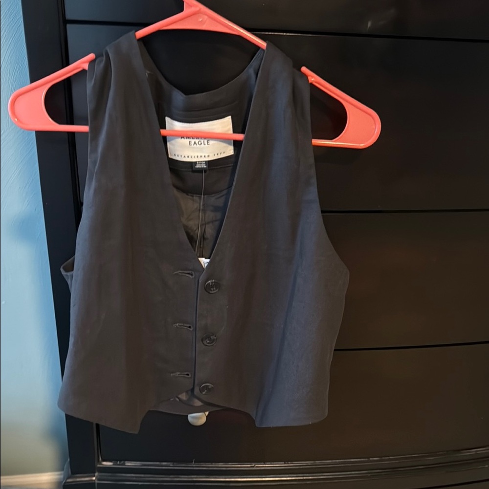 American Eagle Black Button-Up Vest